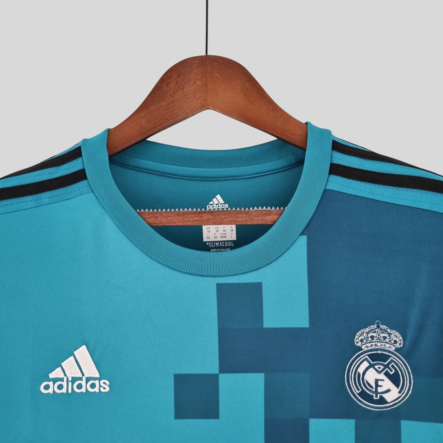 Real Madrid 2017/2018 - Alternativo