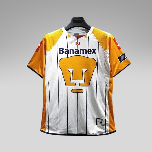 Pumas 2004 - Local